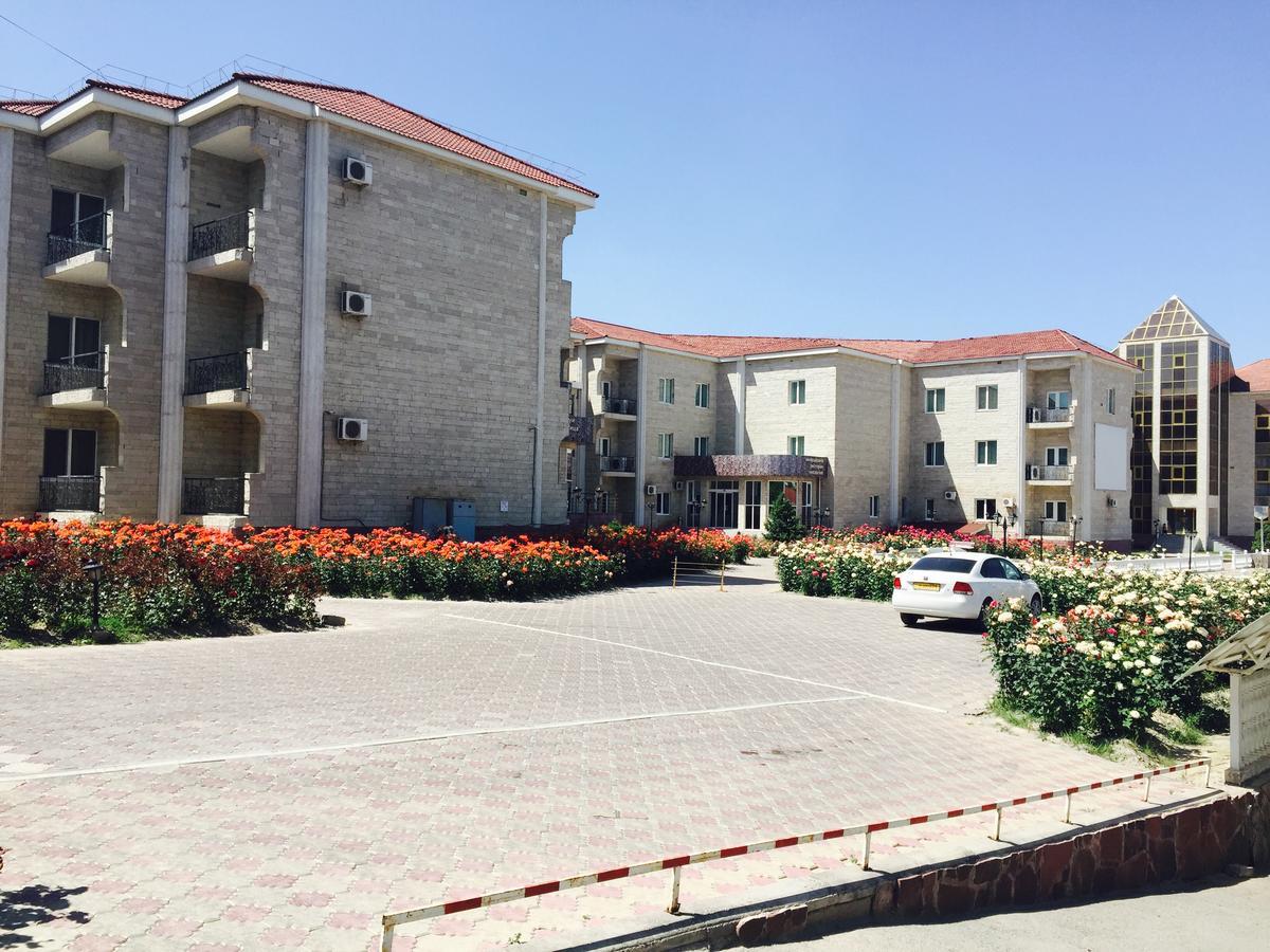 Hotel Ark Ms Тараз Екстериор снимка