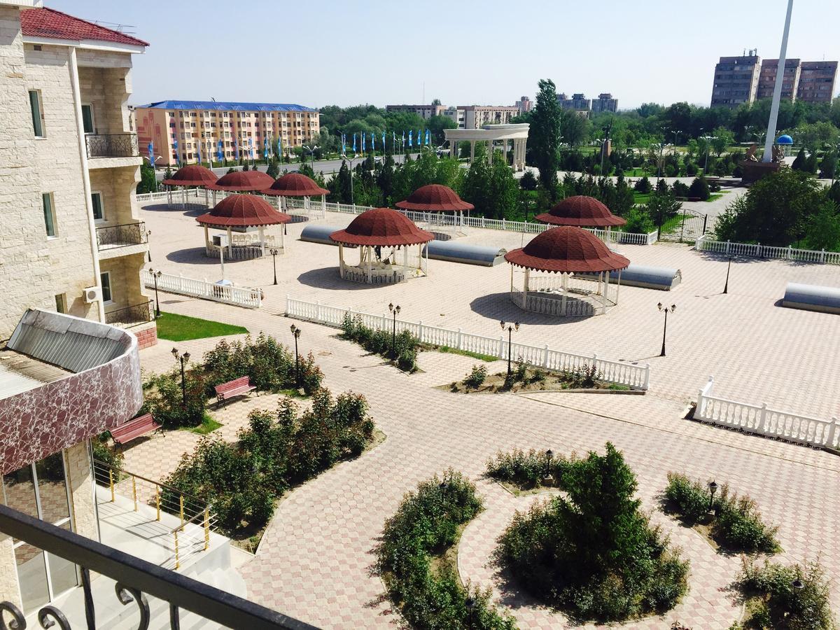 Hotel Ark Ms Тараз Екстериор снимка
