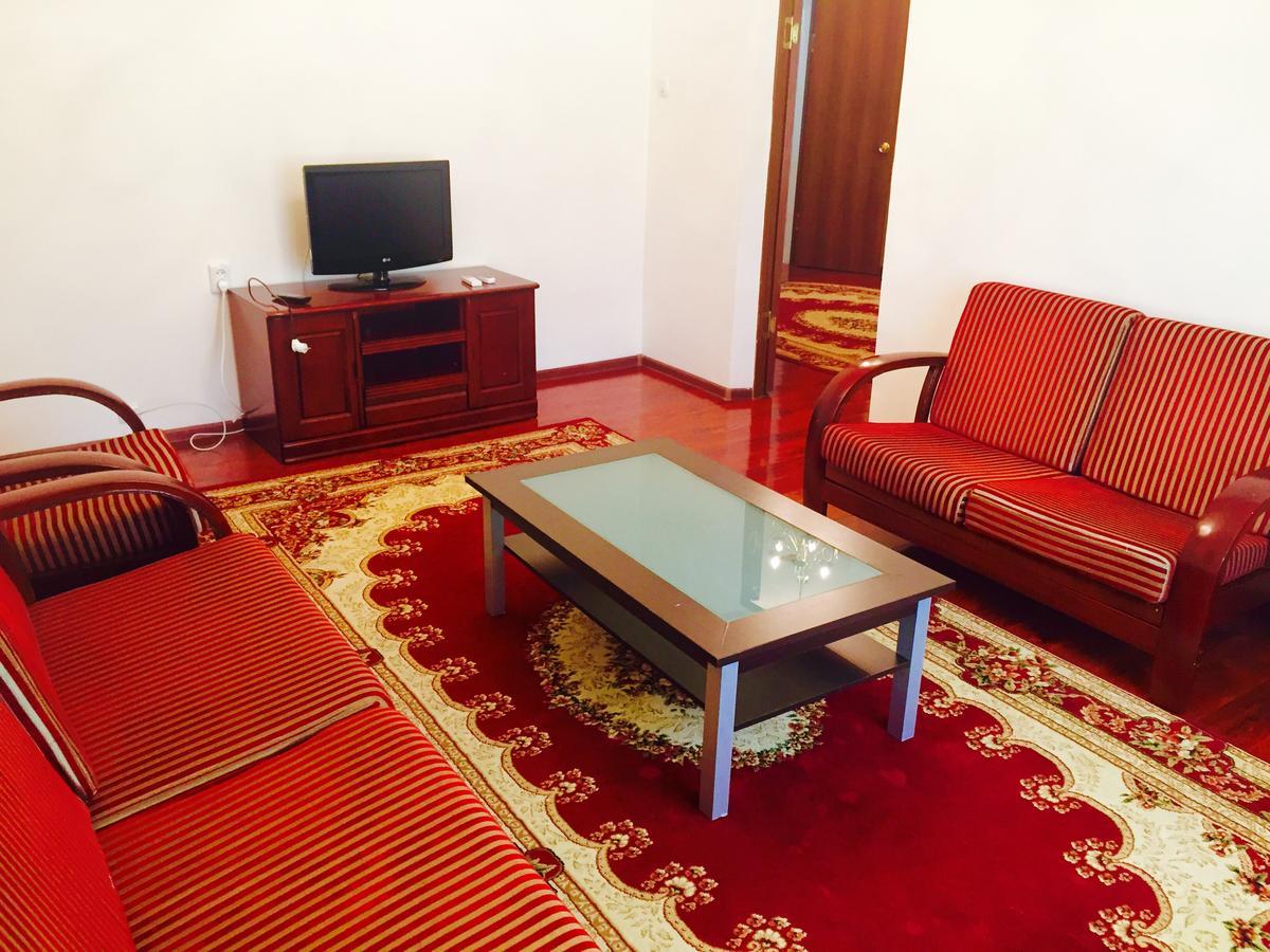 Hotel Ark Ms Тараз Екстериор снимка