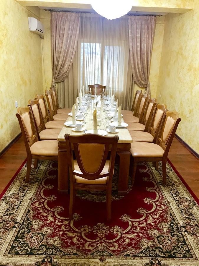Hotel Ark Ms Тараз Екстериор снимка